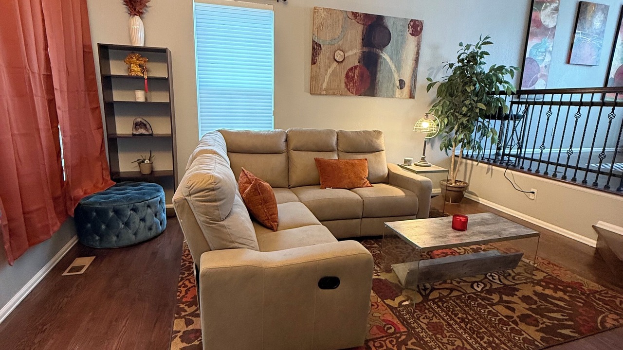 Photo of Livingroom in Aurora