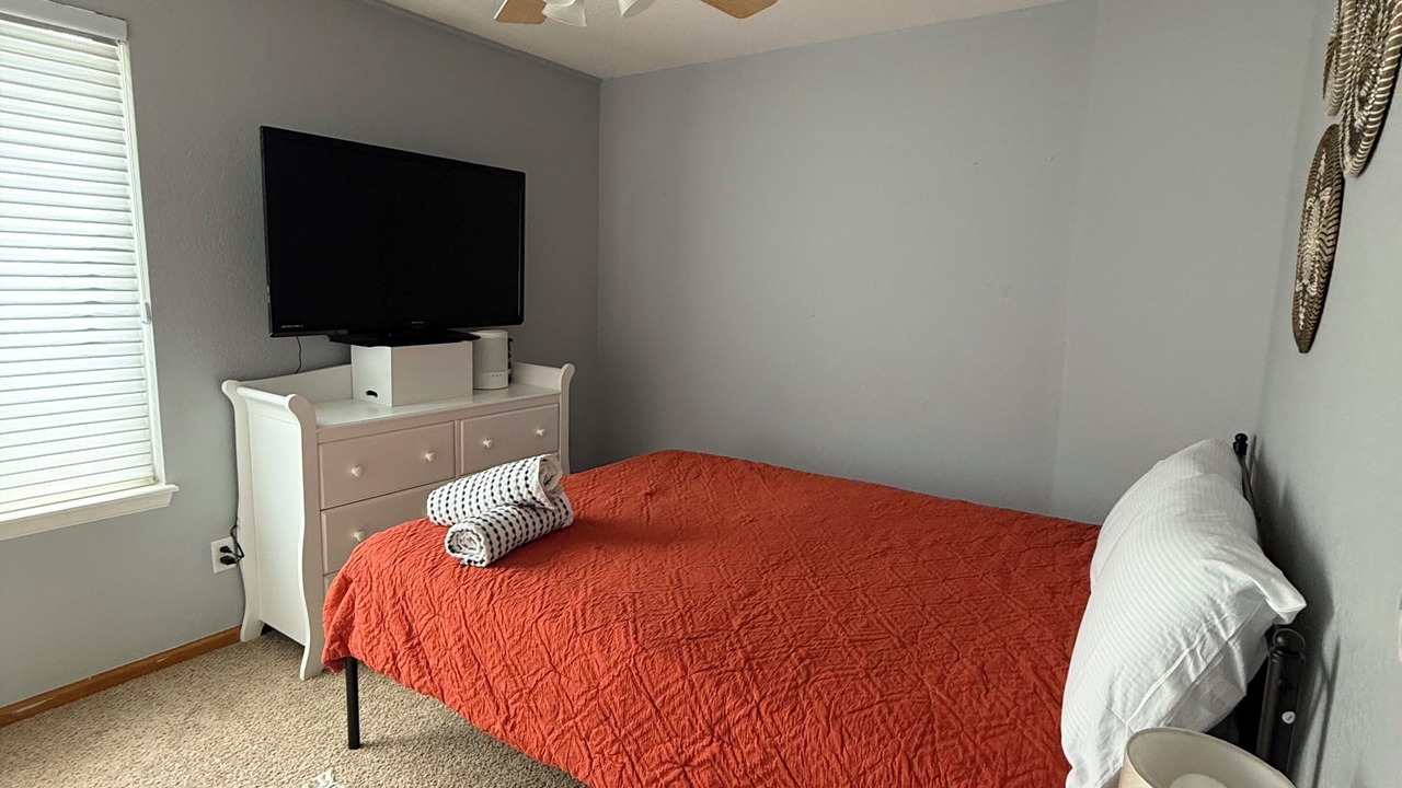 Photo of Bedroom in Aurora