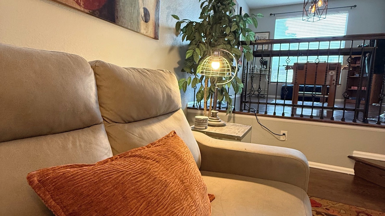 Photo of Livingroom in Aurora