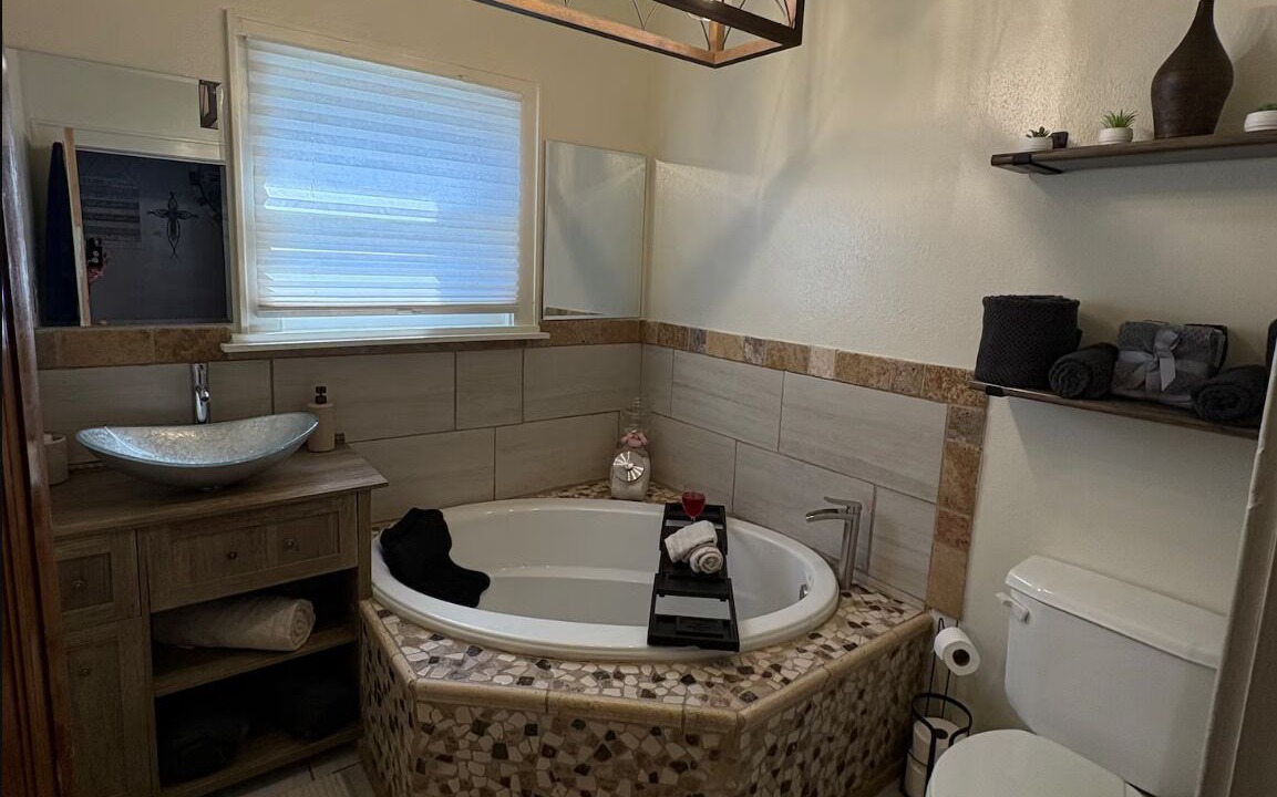 Photo of Bathroom in Palisade