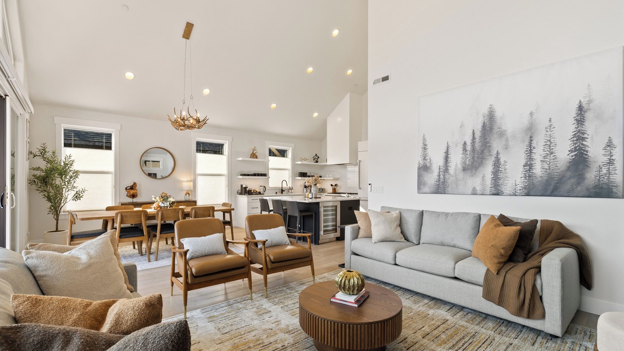 Photo of Livingroom in Roslyn