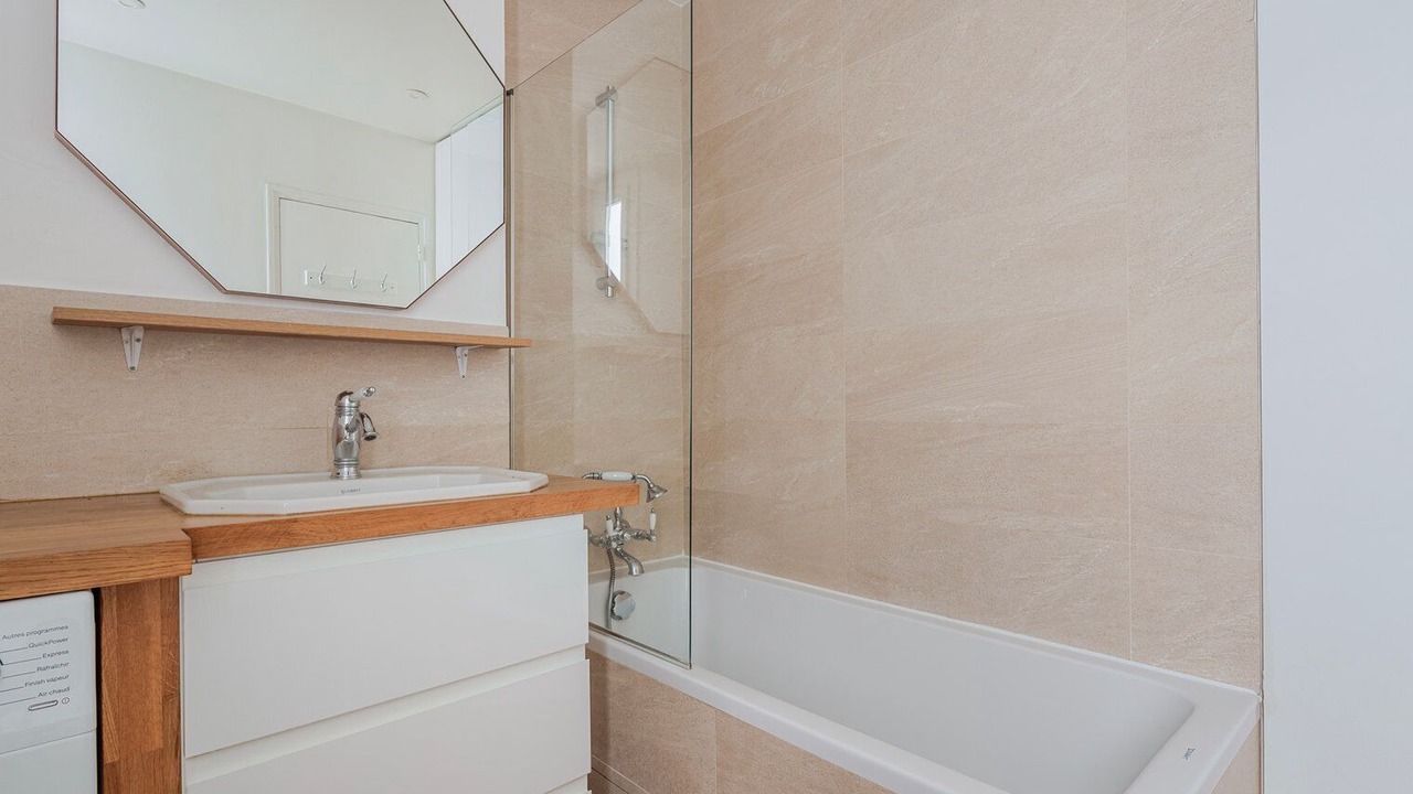 Photo of Bathroom in Faubourg Saint-Germain