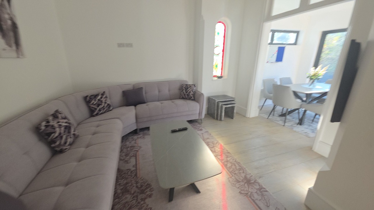 Photo of Livingroom in Thornton Heath