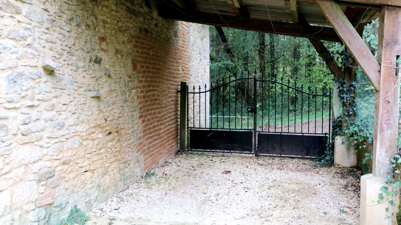 Photo of Others in Blanquefort-sur-Briolance