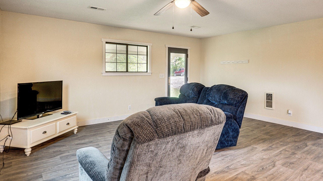 Photo of Livingroom in Kingdom City
