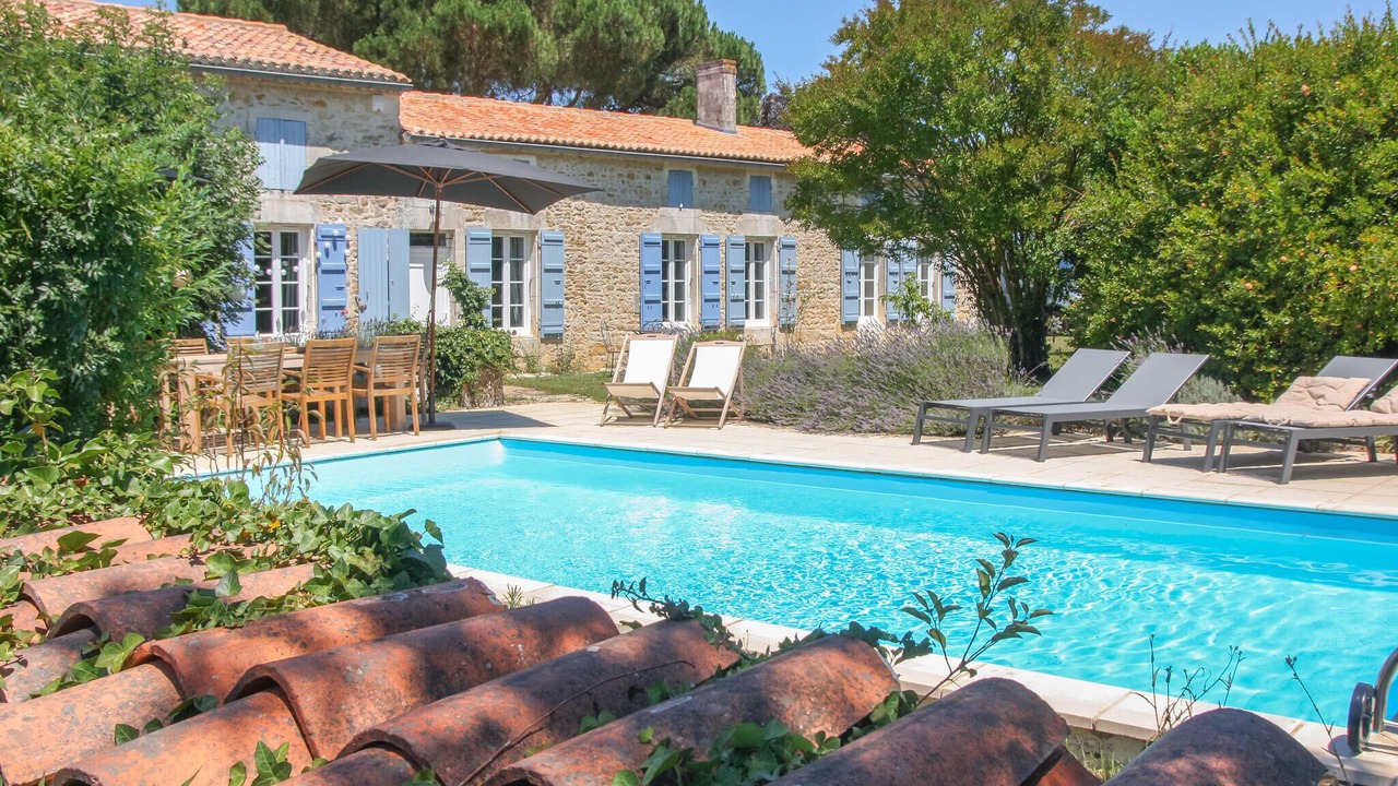 Photo of Outdoor in Cravans