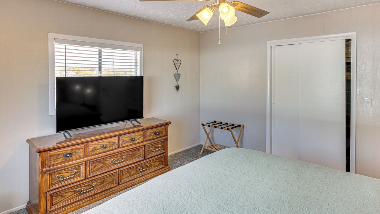 Photo of Bedroom in Aztec
