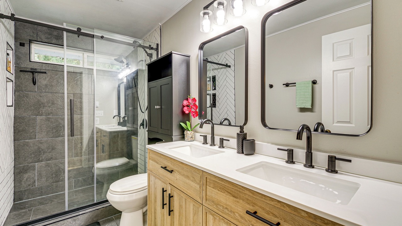 Photo of Bathroom in West Lake Stevens