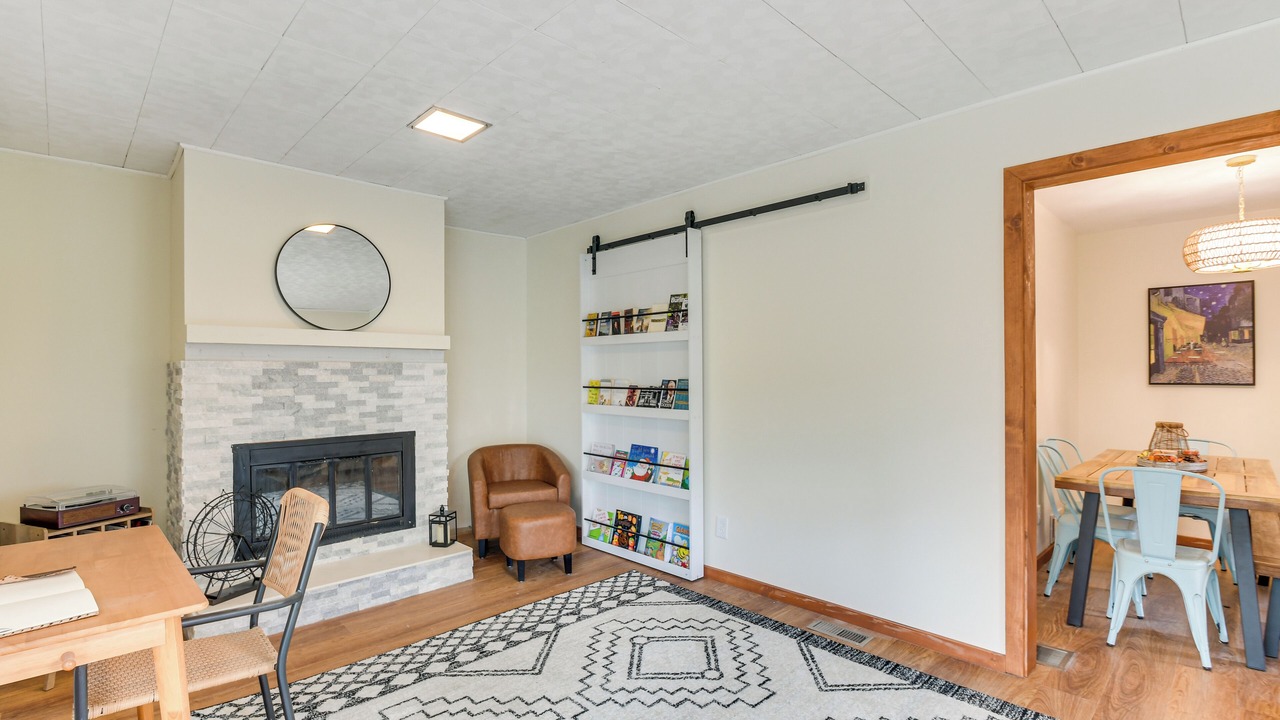 Photo of Livingroom in Burlington