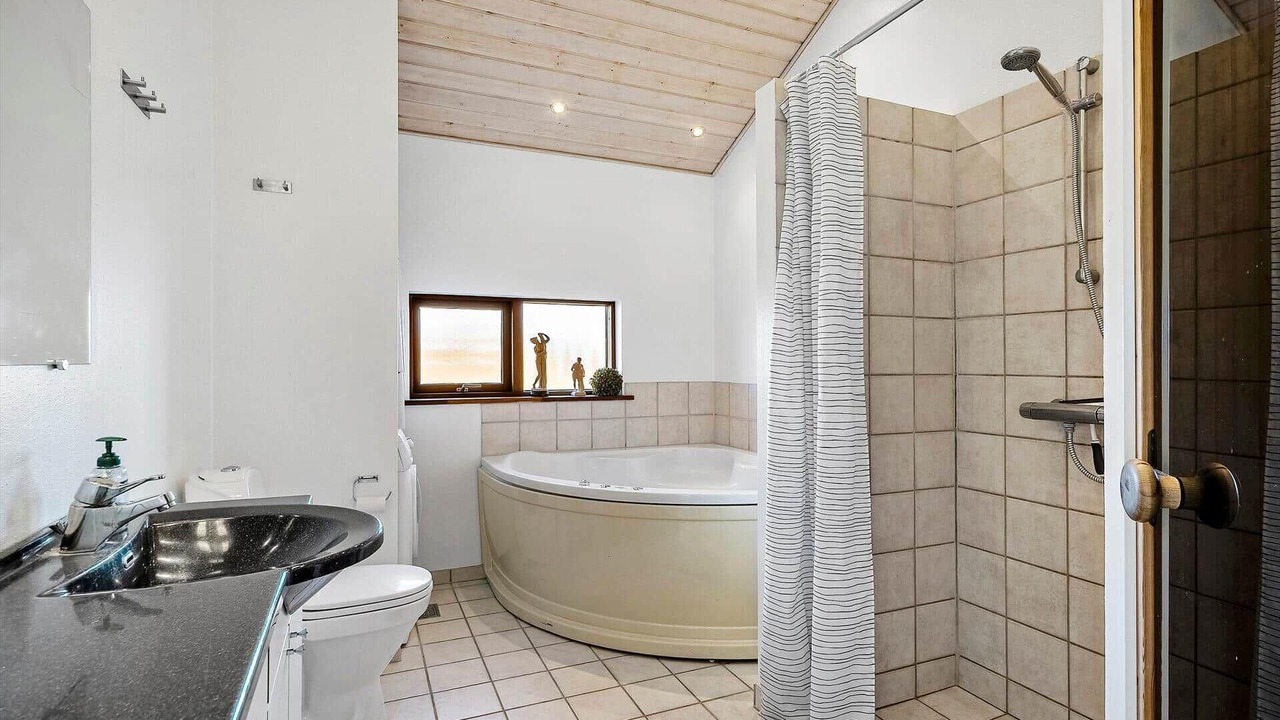 Photo of Bathroom in Thorsminde