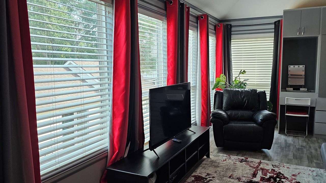 Photo of Livingroom in Memorial Parkway