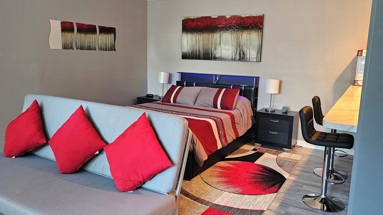 Photo of Bedroom in Memorial Parkway