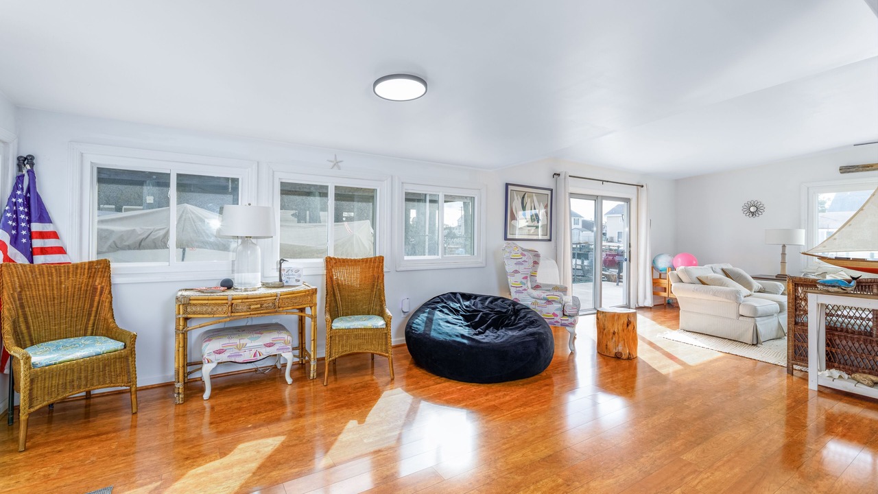 Photo of Livingroom in Mystic Island