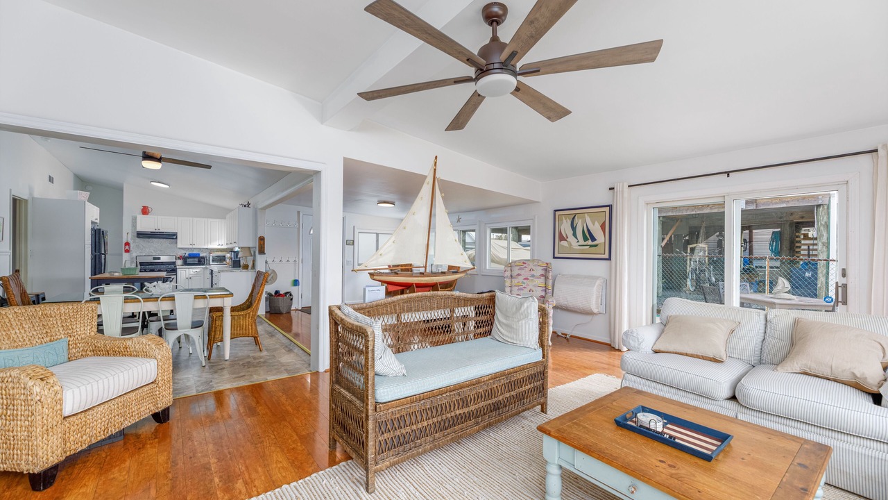 Photo of Livingroom in Mystic Island