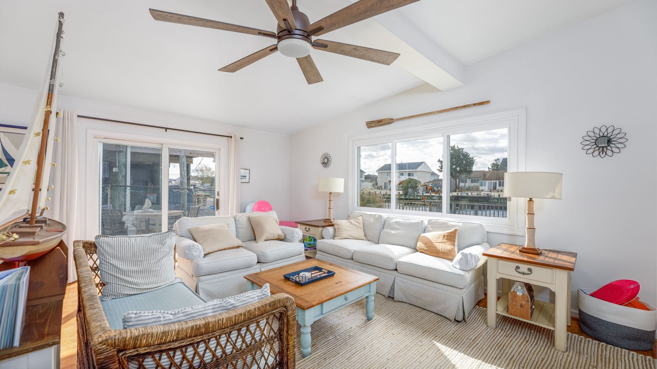 Photo of Livingroom in Mystic Island