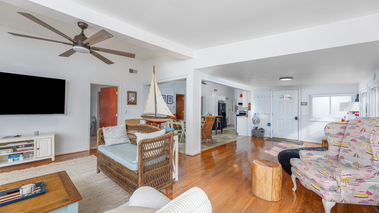 Photo of Livingroom in Mystic Island