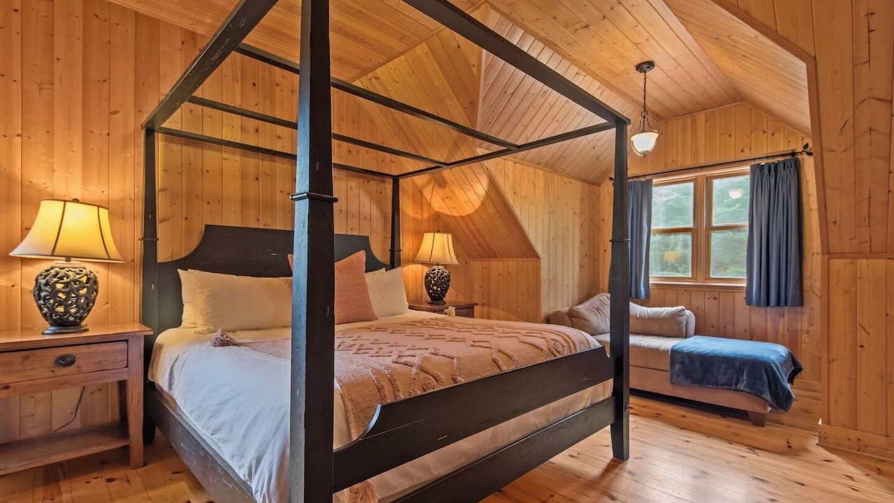 Photo of Bedroom in Fiddler Lake Resort