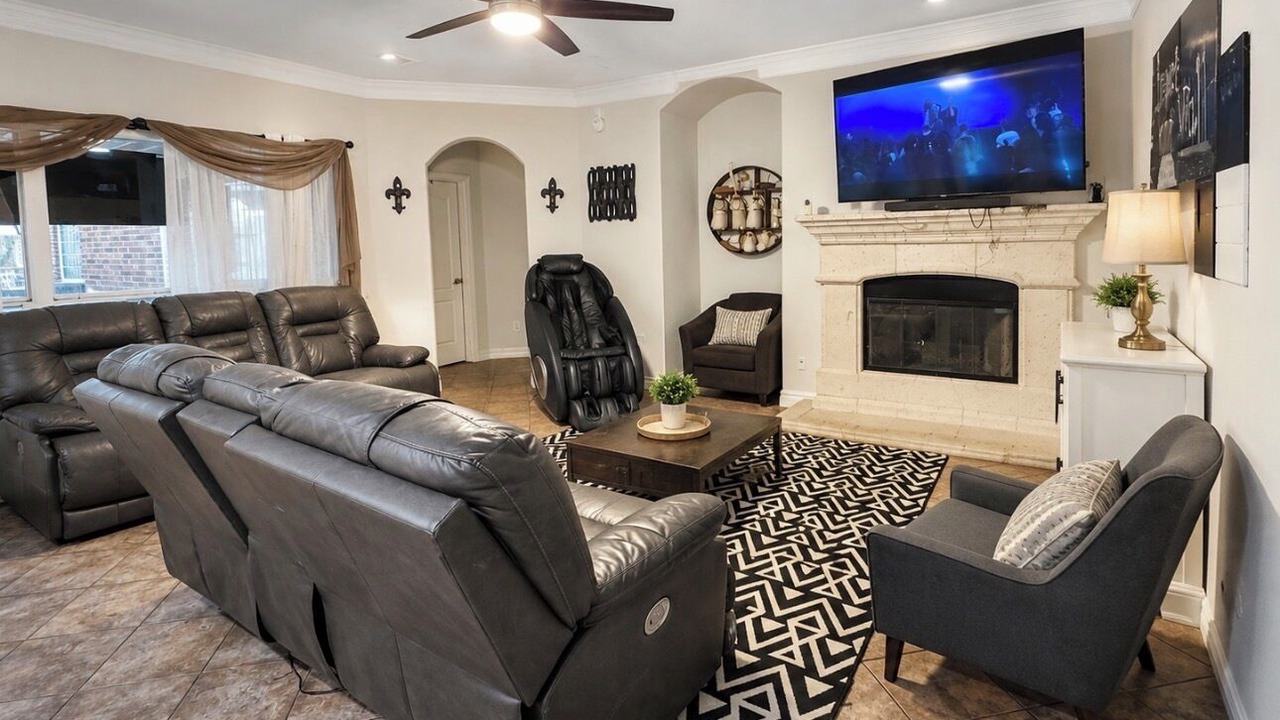 Photo of Livingroom in League City