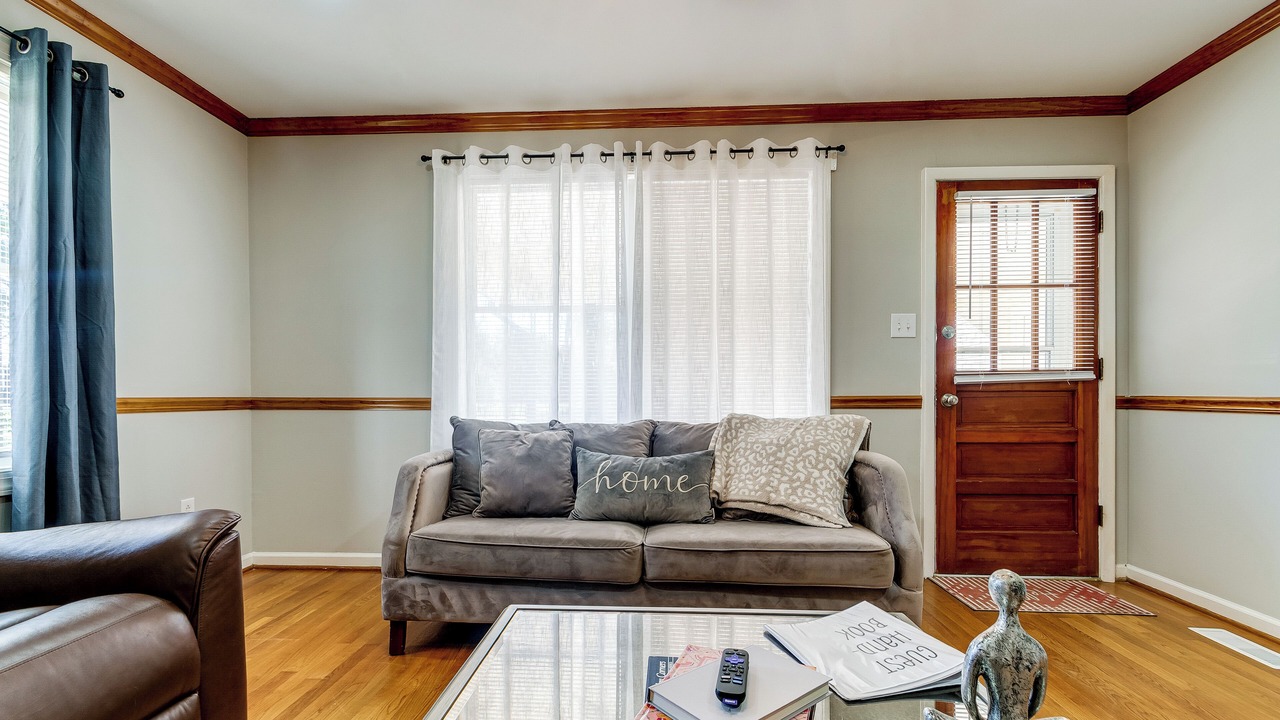 Photo of Livingroom in Clayton