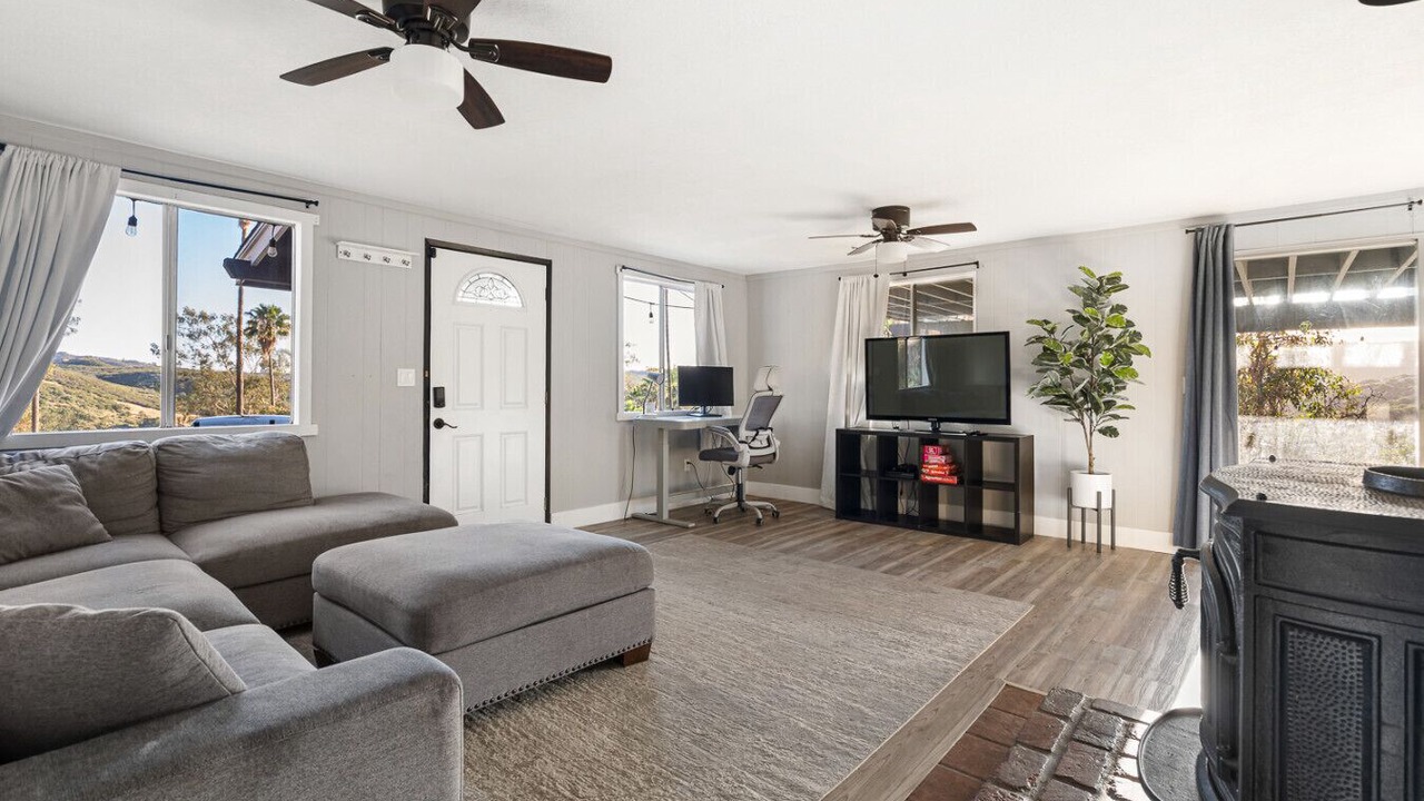 Photo of Livingroom in Valley Center