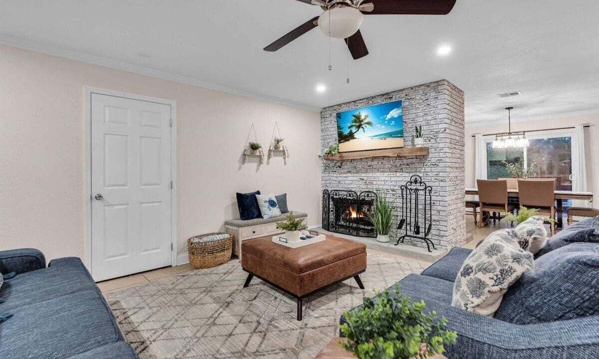 Photo of Livingroom in Pinecraft