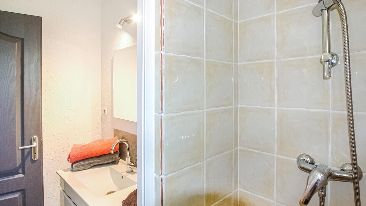 Photo of Bathroom in Grospierres