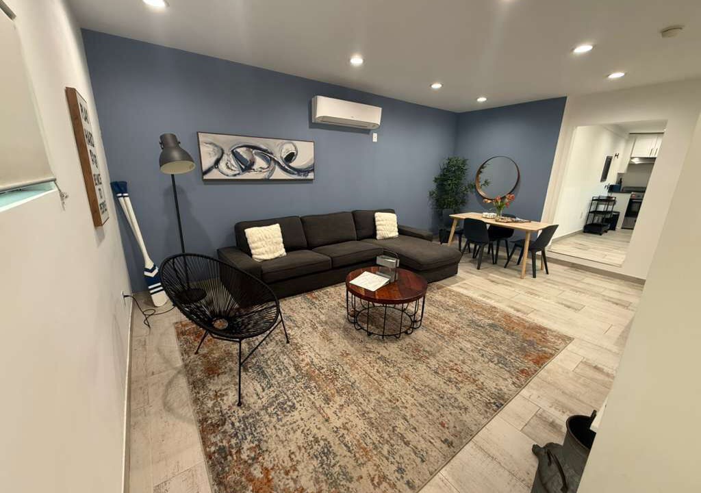 Photo of Livingroom in Northridge