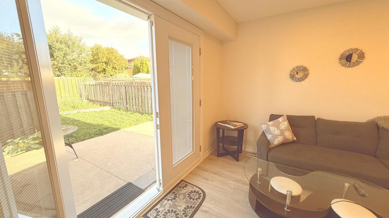 Photo of Livingroom in Cooksville