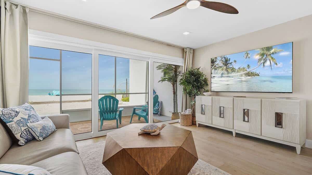 Photo of Livingroom in Holmes Beach