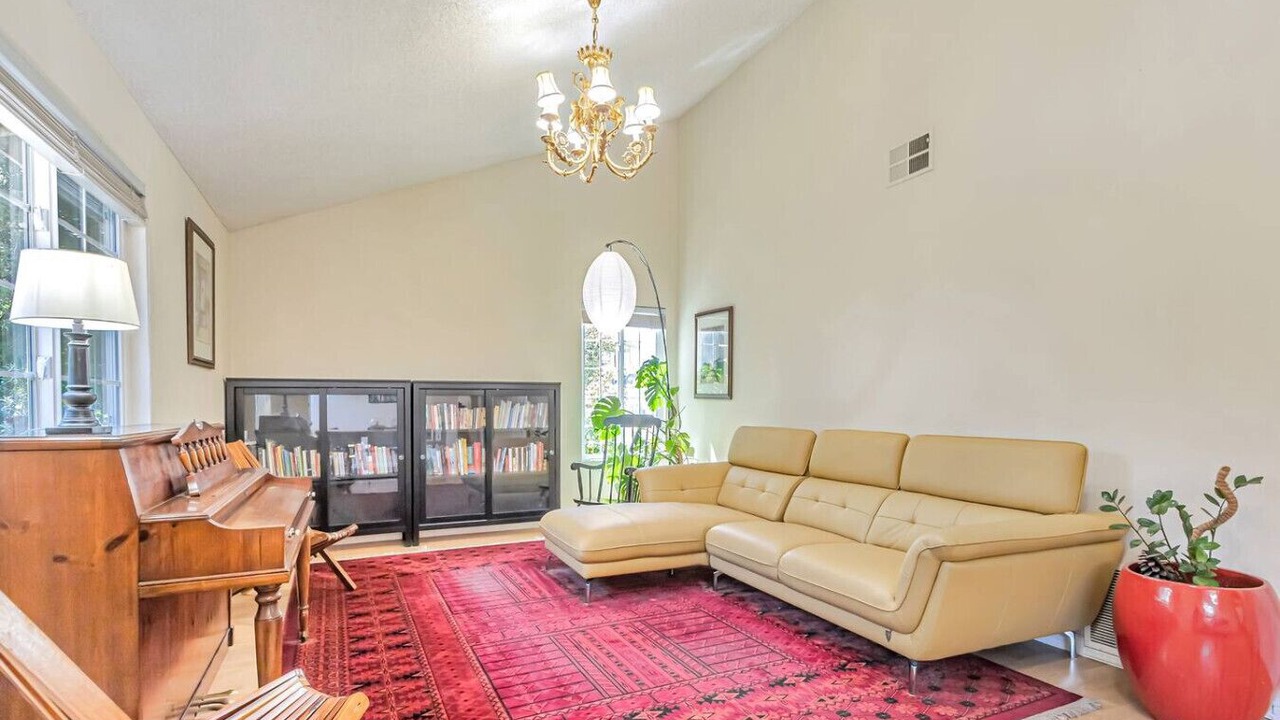 Photo of Livingroom in Ardenwood