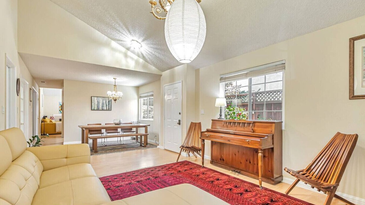 Photo of Livingroom in Ardenwood