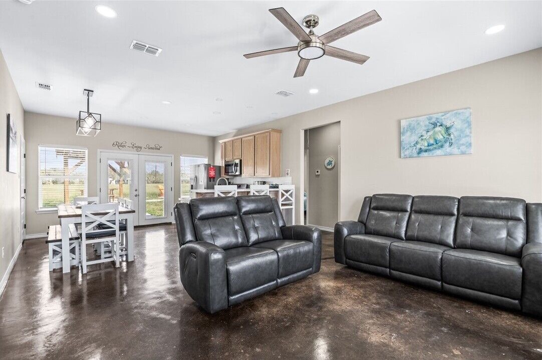 Photo of Livingroom in Riviera Beach