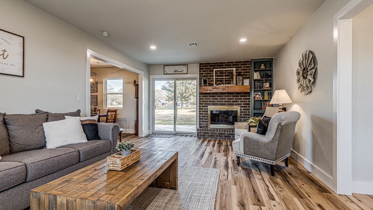 Photo of Livingroom in Owasso