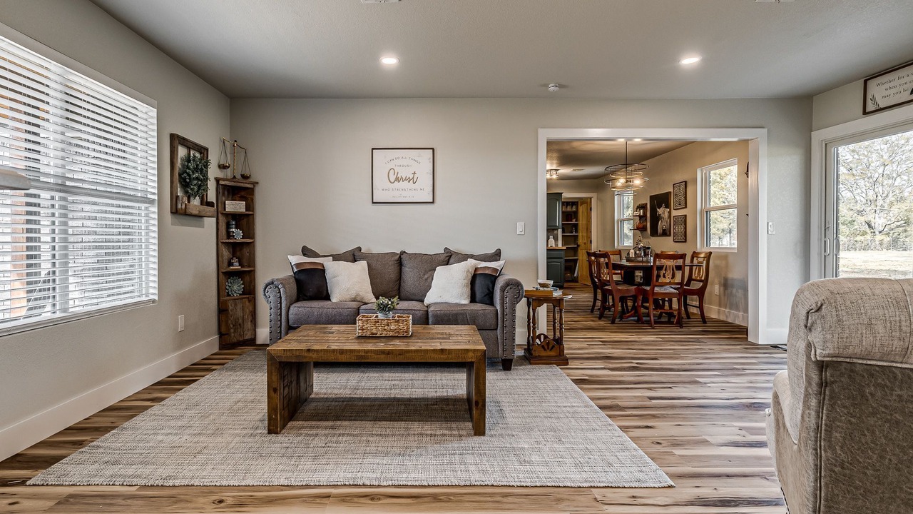 Photo of Livingroom in Owasso