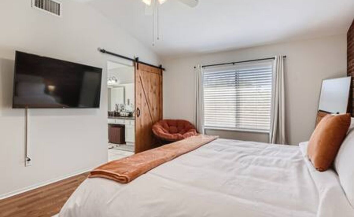 Photo of Bedroom in Canyon Gate