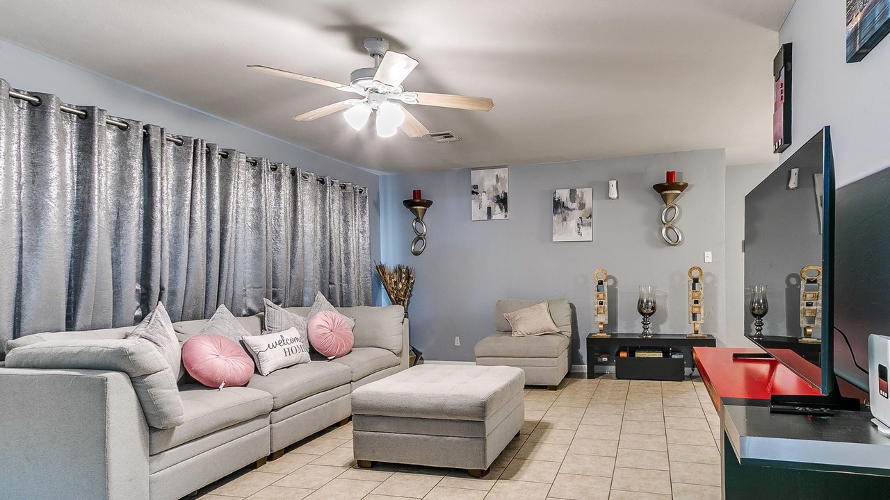 Photo of Livingroom in Central Oklahoma City