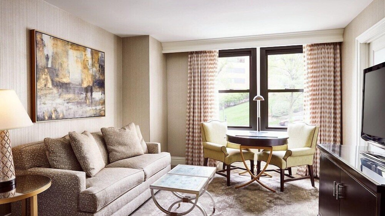 Photo of Livingroom in Country Club Plaza Area