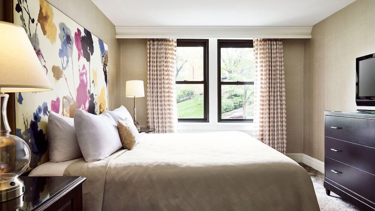 Photo of Bedroom in Country Club Plaza Area