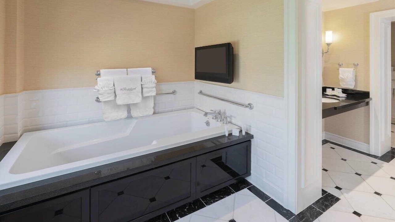 Photo of Bedroom in Country Club Plaza Area