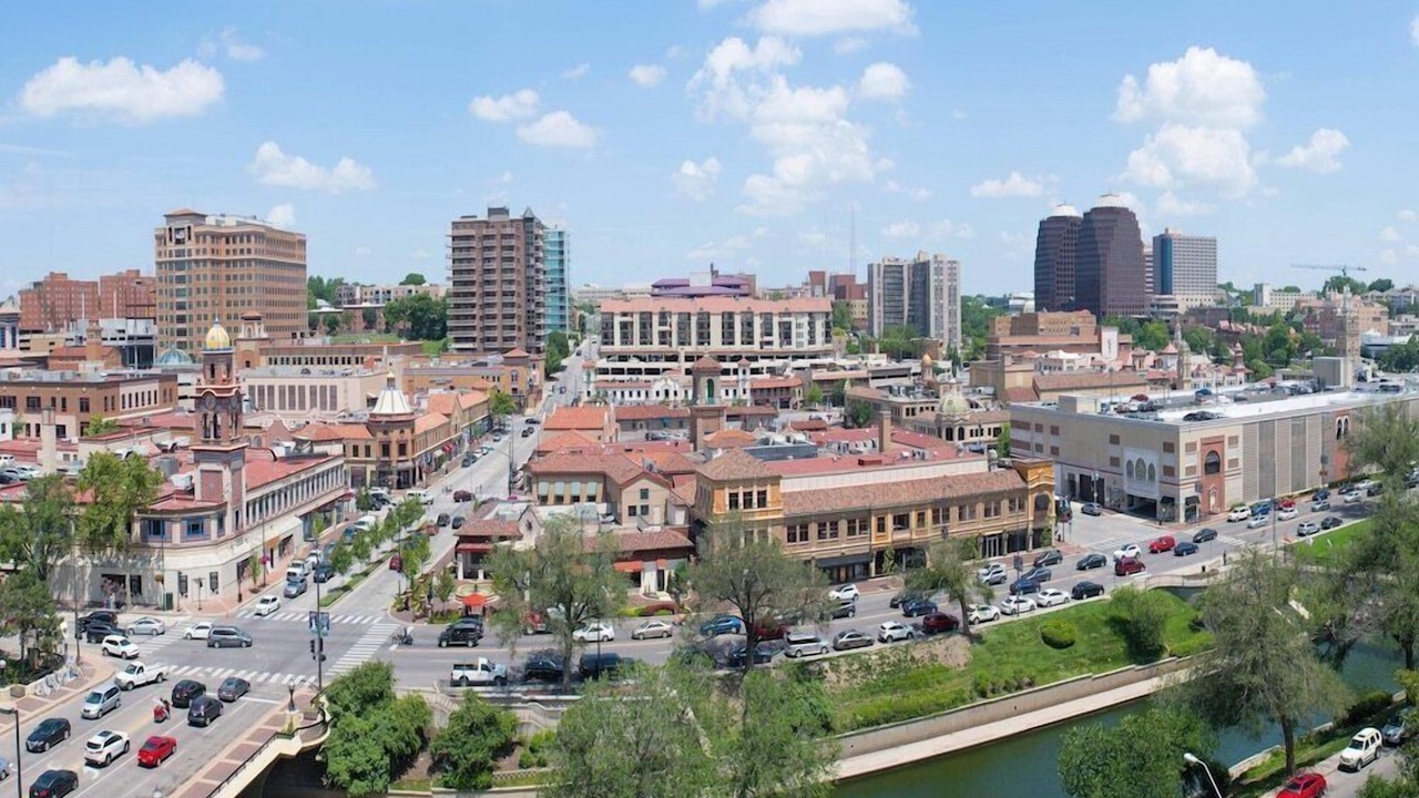 Photo of Bedroom in Country Club Plaza Area