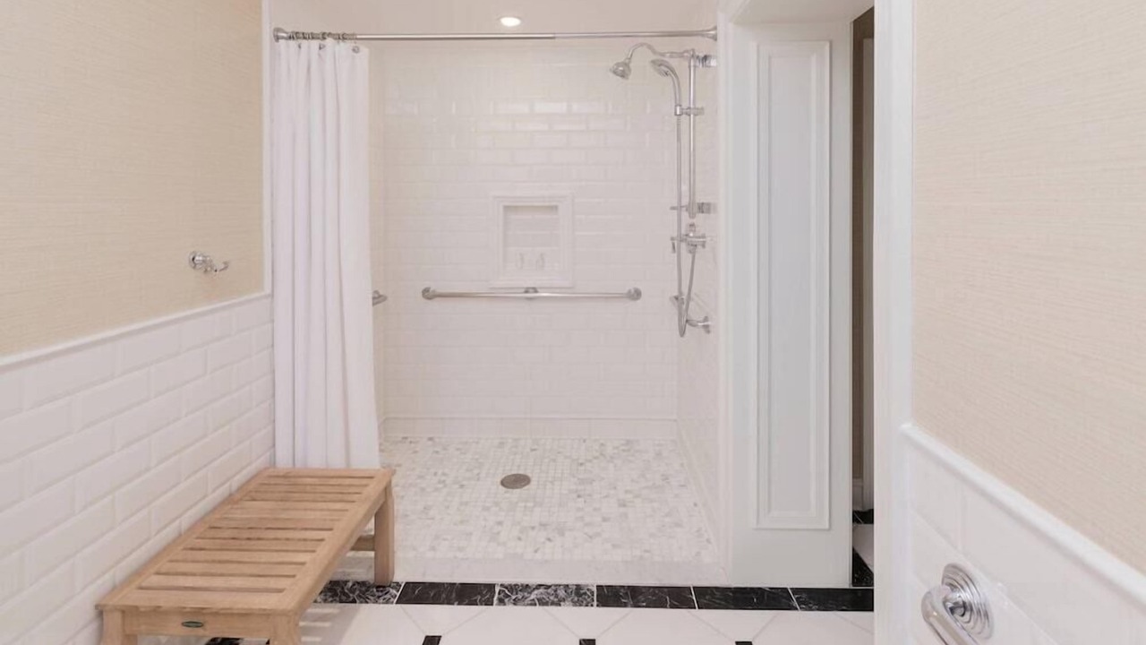Photo of Bedroom in Country Club Plaza Area