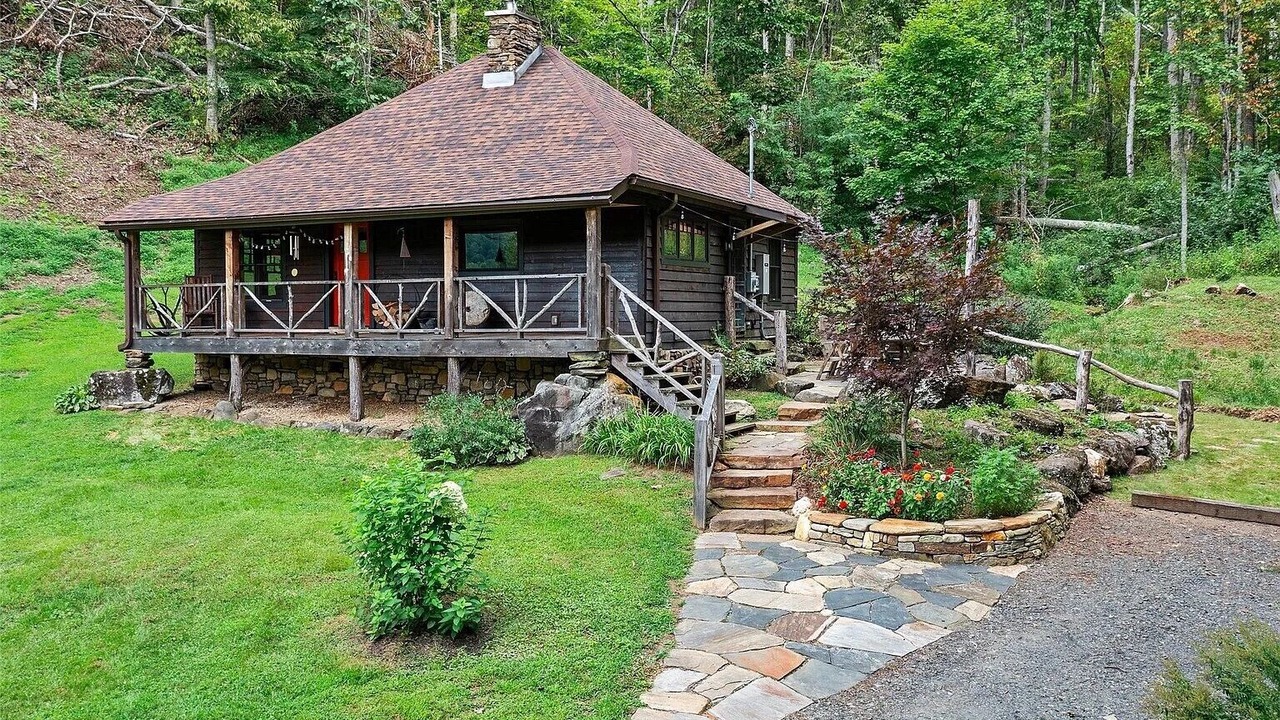 Photo of Outdoor in Bakersville