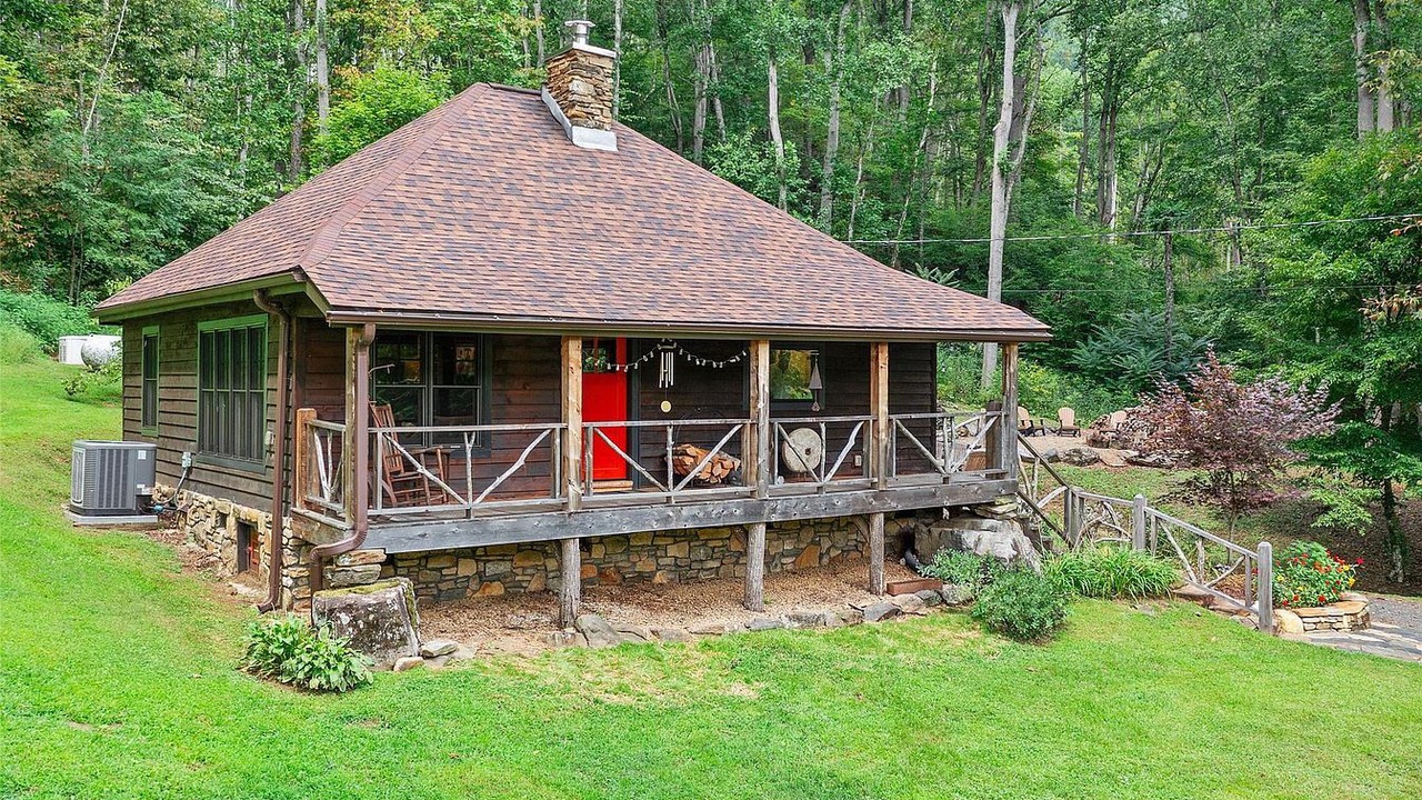 Photo of Outdoor in Bakersville