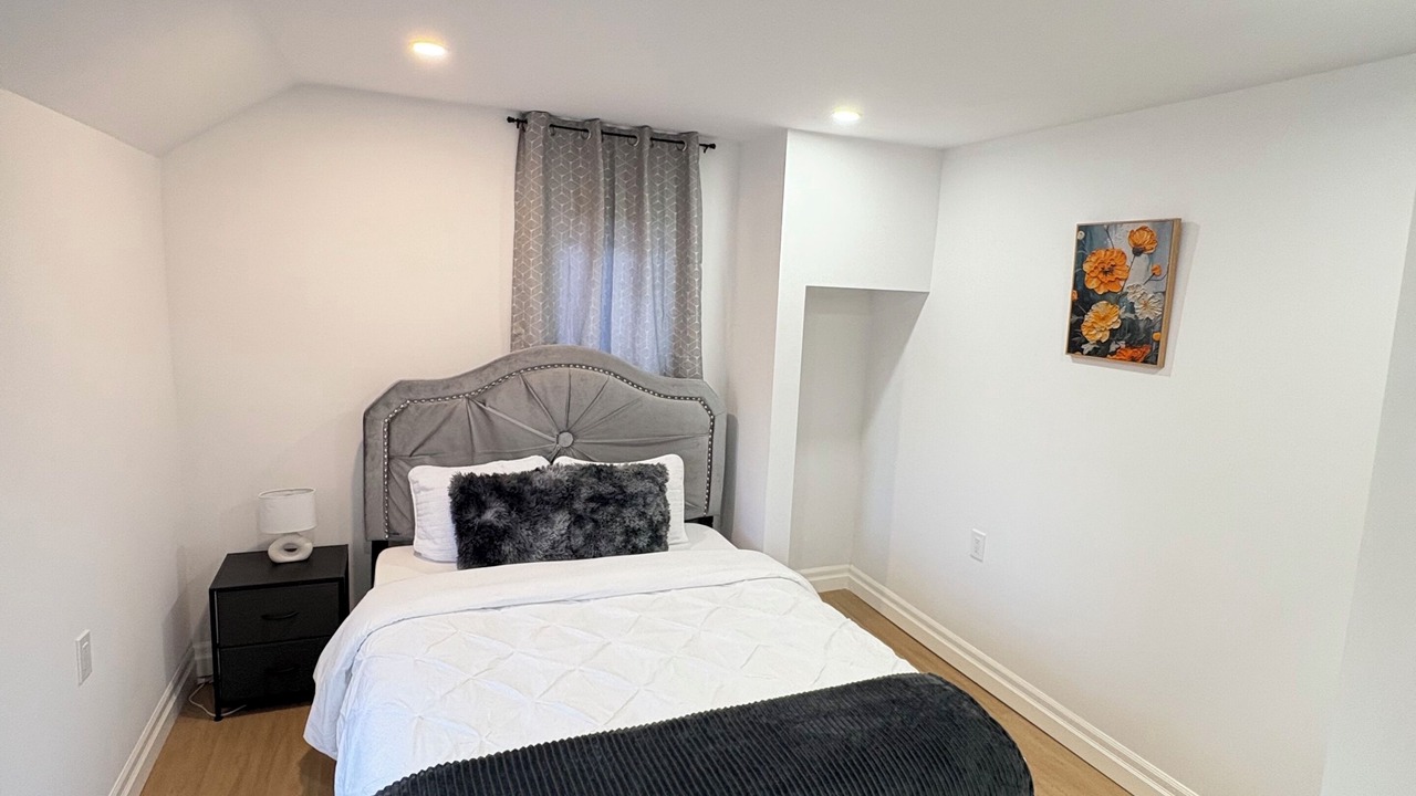 Photo of Bedroom in Port Colborne