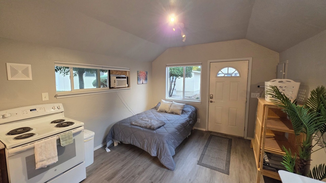 Photo of Bedroom in City Center Medford