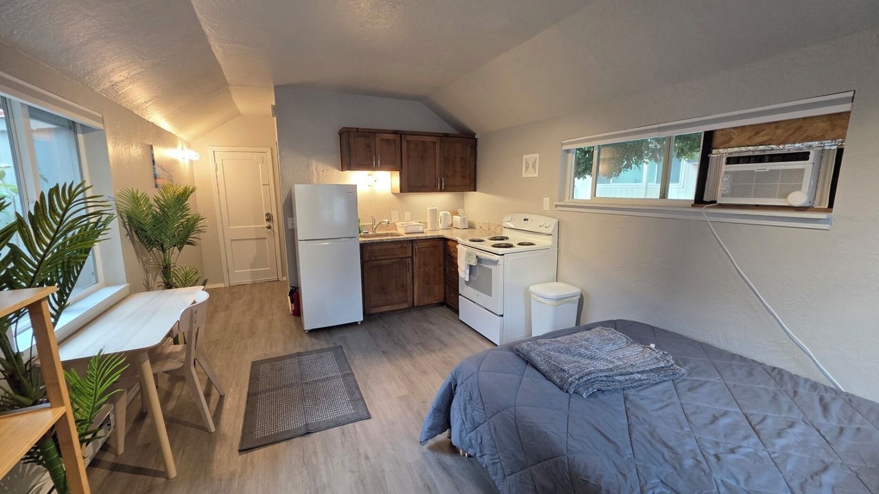 Photo of Bedroom in City Center Medford