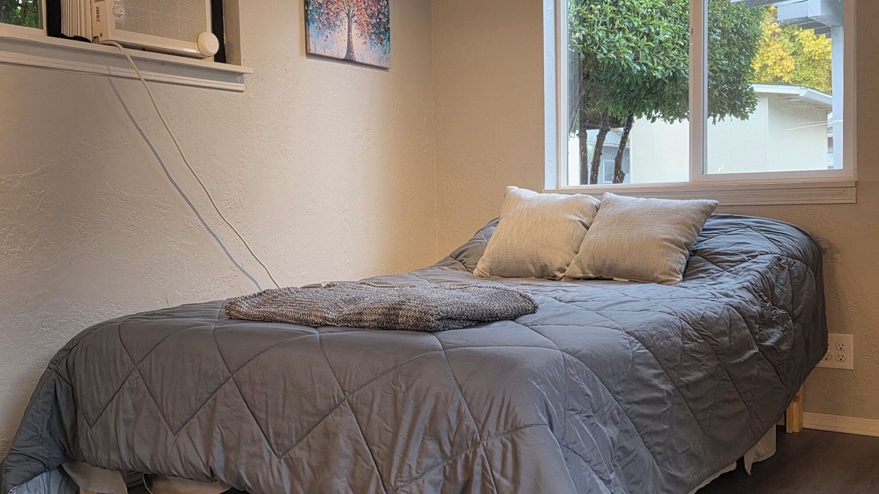 Photo of Bedroom in City Center Medford