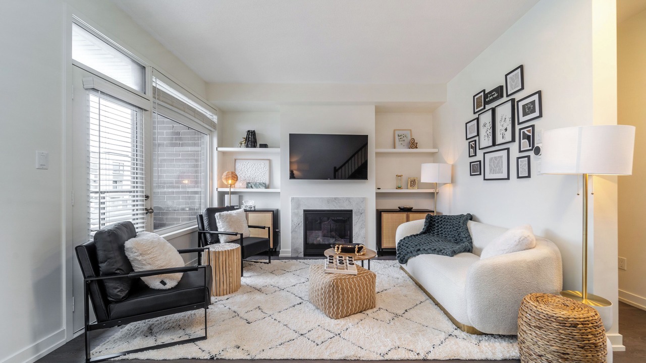 Photo of Livingroom in Oakville