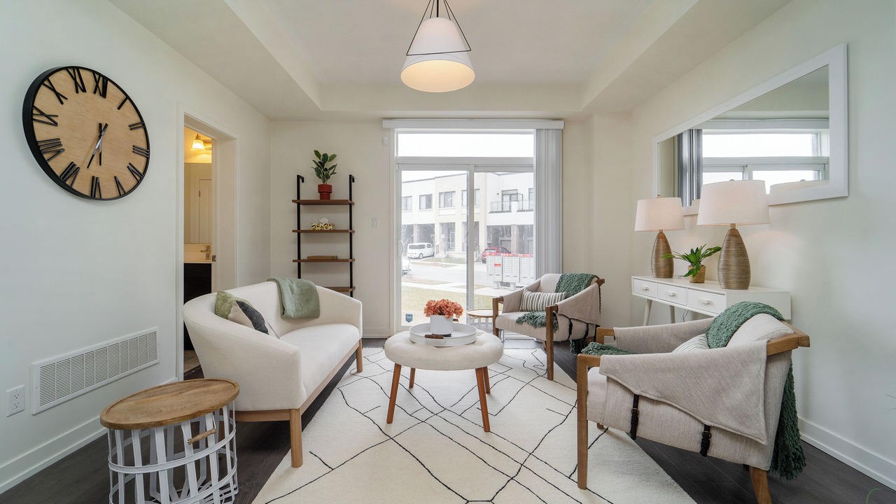Photo of Livingroom in Oakville