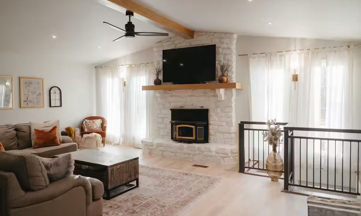 Photo of Livingroom in Rogers